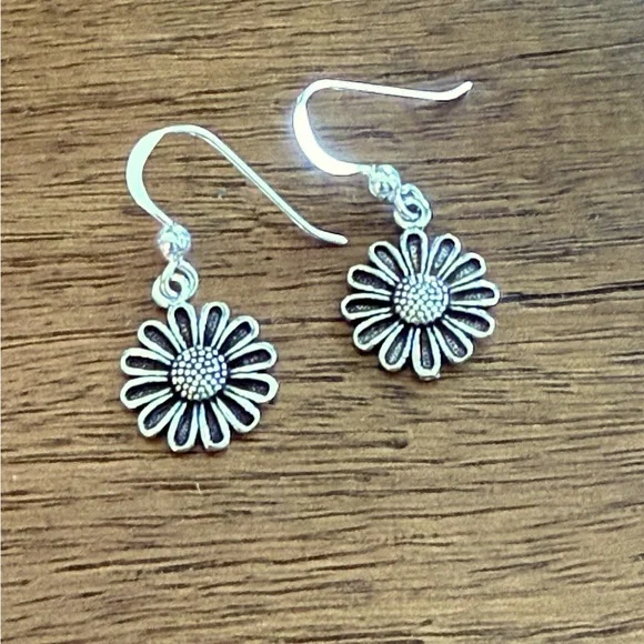 925 Sterling Silver Daisy Dangle Earrings! NEW! - Picture 4 of 4